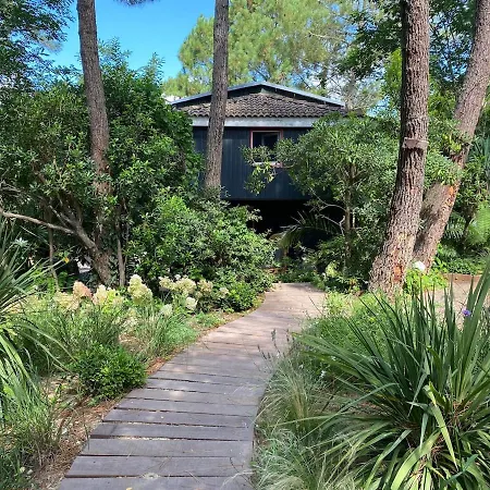 Villa Dans Les 44 Hectares A 150m De La *